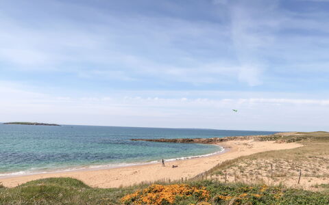 Maison Kergrosse: Blauw, Strand, Water, Kust, Watervoorraden, Zwemwater, Horizon, Natuurlijke Omgeving, Kust En Oceanic Landvormen, Kust