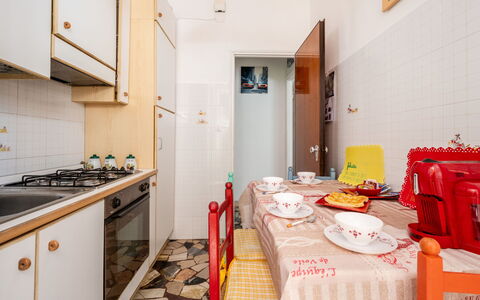 A Cà du Piero: Interieur Ontwerp, Flooring, Hout, Verdieping, Major Appliance, Kamer, Meubilair, Plafond, Keuken, Appartement
