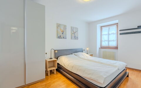 Edera: Bed, Interieur Ontwerp, Slaapkamer, Meubilair, Flooring, Verdieping, Hout, Kamer, Plafond, Laken