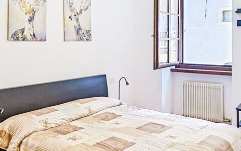 Edera: Bed, Meubilair, Interieur Ontwerp, Bedding, Slaapkamer, Laken, Verdieping, Muur, Flooring, Kamer