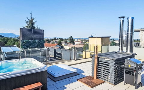 The Penthouse 5: Samengesteld Materiaal, Stedelijk Ontwerp, Schaduw, Ontwerp, Stoel, Buitenmeubels, Zwembad, Balkon, Binnenplaats, Kamerplant