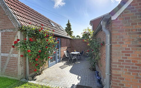 Dat Fischerhus: Muur, Steen, Metselwerk, Huis, Dak, Woongebied, Huis, Deur, Verblijf, Bloempot