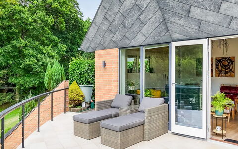 Berenice - 500M from the Sea: Dak, Huis, Huis, Verblijf, Deur, Siding, Dek, Veranda, Plank, Hardwood