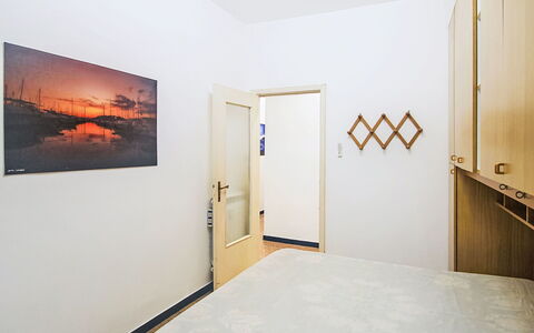 Ardesia: Flooring, Muur, Interieur Ontwerp, Verdieping, Hout, Kamer, Slaapkamer, Bed, Plafond, Verlichting
