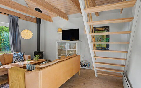Zelda - 275M from the Sea: Flooring, Hout, Interieur Ontwerp, Verdieping, Plafond, Meubilair, Houten Vloer, Verlichting, Kamer, Woonkamer
