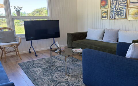 Goce - 300M from the Sea: Meubilair, Flooring, Bankstel, Verdieping, Hout, Interieur Ontwerp, Woonkamer, Kamer, Huis