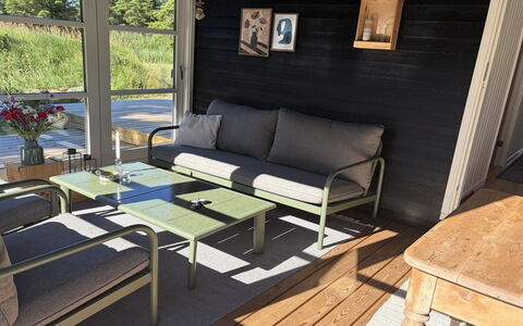 Goce - 300M from the Sea: Meubilair, Buitenmeubels, Stoel, Tafel, Buitentafel, Koffietafel, Tuin, Schaduw, Armleuning, Werf