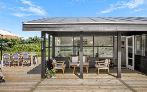 Goce - 300M from the Sea: Hout, Veranda, Deur, Meubilair, Dak, Huis, Hardwood, Dek, Schaduw, Outdoor Structuur