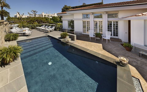 Villa Clara: Zwembad, Toevlucht, Waterpartij, Landgoed, Tuin, Herenhuis, Binnenplaats, Villa, Eco Hotel, Landscaping