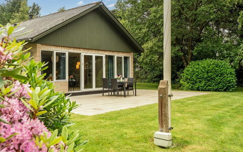 Adisl - 300M to the Fjord: Struik, Verblijf, Huis, Tuin, Land Lot, Veranda, Siding, Werf, Landgoed, Garden Gebouwen
