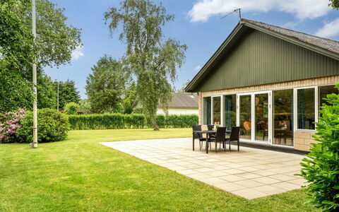 Adisl - 300M to the Fjord: Huis, Tuin, Land Lot, Verblijf, Gazon, Schaduw, Landgoed, Boerderij, Werf, Landscaping