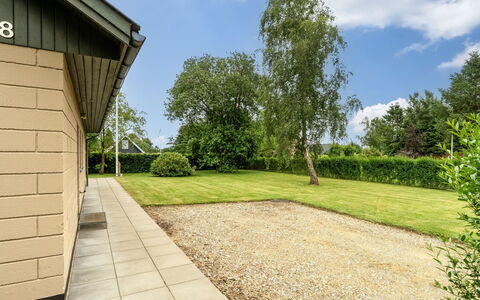 Adisl - 300M to the Fjord: Gras, Struik, Tuin, Land Lot, Huis, Dak, Gazon, Groundcover, Verblijf, Landgoed