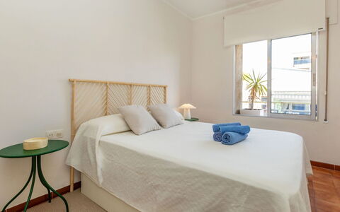 Ribera: Meubilair, Interieur Ontwerp, Bed, Slaapkamer, Verdieping, Muur, Flooring, Bedding, Hout, Laken