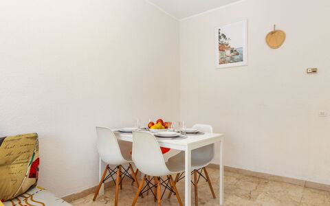 Ribera: Meubilair, Flooring, Interieur Ontwerp, Verdieping, Kamer, Tafel, Appartement, Woonkamer, Keuken En Eettafel, Plafond