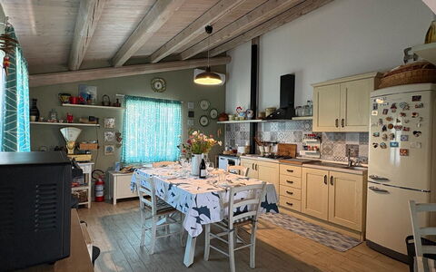 Villa Simona: Meubilair, Interieur Ontwerp, Hout, Flooring, Plafond, Keuken, Stoel, Kamer, Verlichting, Verdieping