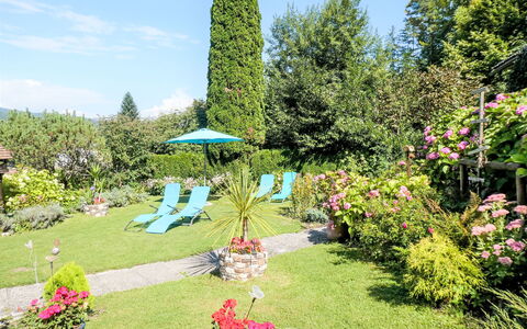 Velden am Wörthersee 39: Bloem, Struik, Tuin, Groundcover, Landscaping, Gazon, Werf, Backyard, Botanische Tuin