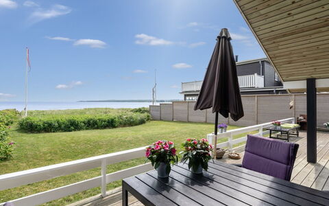 Wiebke - 50M from the Sea: Veranda, Dek, Schaduw, Hardwood, Plank, Stoel, Ontwerp, Houten Vloer, Buitenmeubels, Gang