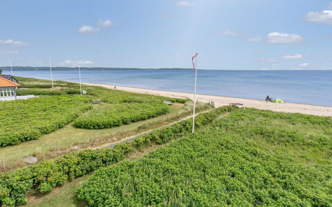 Wiebke - 50M from the Sea: Lucht, Blauw, Natuurlijke Omgeving, Wolk, Horizon, Zomer, Landschap, Kust, Zee, Kust En Oceanic Landvormen