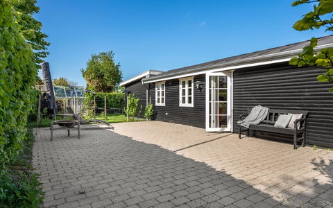 Asa - 500M from the Sea: Meubilair, Hout, Interieur Ontwerp, Flooring, Verdieping, Stoel, Kamer, Plafond, Woonkamer, Appartement