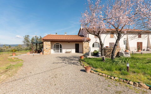 Scarlino 35: Toevlucht, Hotel, Badplaats