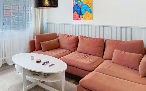 Gullahuset: Meubilair, Bankstel, Flooring, Verdieping, Interieur Ontwerp, Woonkamer, Kussen, Appartement, Huis