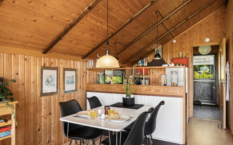 Kalervo - 2.9Km to the Fjord: Interieur Ontwerp, Hout, Meubilair, Plafond, Flooring, Lichte Inrichting, Kamer, Verdieping, Keuken, Keuken En Eettafel