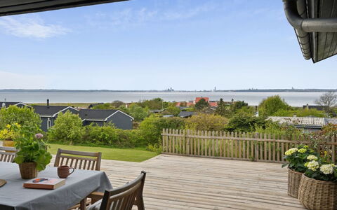 Raadengaard - 400M from the Sea: Huis, Dek, Veranda, Landgoed, Eco Hotel, Hardwood, Verblijf, Tuin, Schaduw