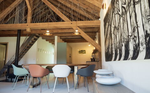 Appartements - N°5 et N°5B: Meubilair, Interieur Ontwerp, Flooring, Hout, Verdieping, Plafond, Stoel, Tafel, Verlichting, Houten Vloer