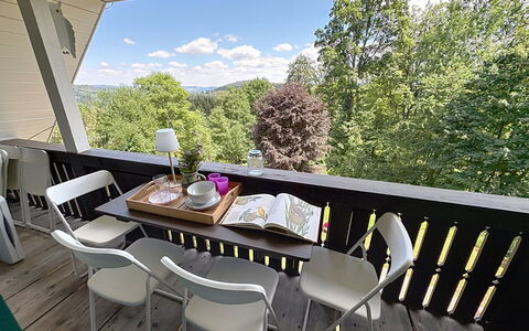 Auszeit für Körper und Seele: Meubilair, Hout, Stoel, Tafel, Buitenmeubels, Buitentafel, Keuken En Eettafel, Schaduw, Veranda, Balkon