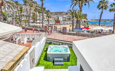 Sand, Sea and Love: Toevlucht, Hotel, Schaduw, Balkon, Zwembad, Villa, Badplaats, Badplaats, Eco Hotel