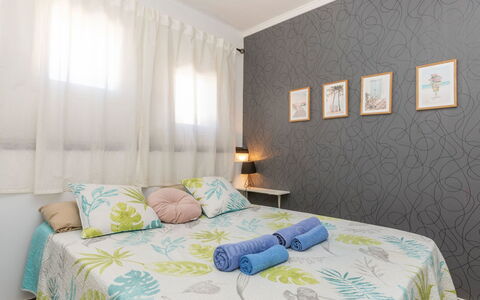 Marc Miami: Meubilair, Interieur Ontwerp, Bed, Slaapkamer, Bedding, Laken, Flooring, Verdieping, Linens, Kamer