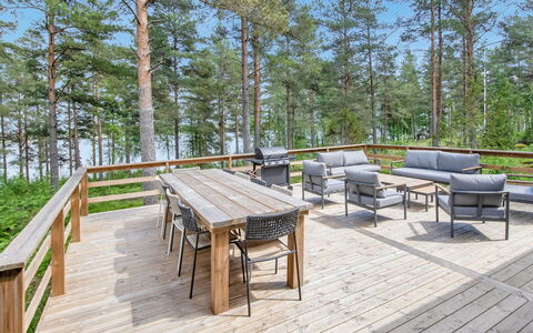 Loviisa 614: Hout, Houten Vloer, Hardwood, Dek, Veranda, Plank, Buitenmeubels, Beits, Buitentafel, Stoel