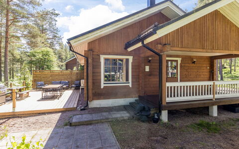 Loviisa 615: Hout, Huis, Siding, Verblijf, Huis, Dak, Blokhut, Veranda, Garden Gebouwen, Hardwood