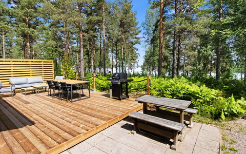 Loviisa 616: Hout, Land Lot, Dek, Tuin, Schaduw, Hardwood, Plank, Buitenmeubels, Landscaping