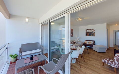 Joigny: Appartement, Meubilair, Architectuur, Woongebied, Interieur Ontwerp, Verdieping, Huis, Flooring, Balkon, Houten Vloer