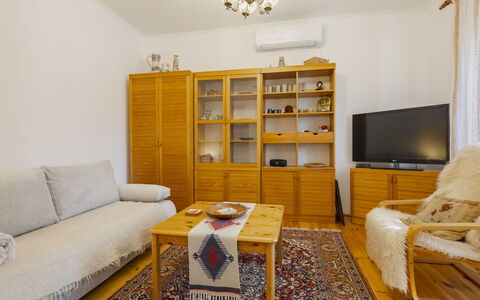 Stefano: Meubilair, Interieur Ontwerp, Muur, Flooring, Hout, Verdieping, Kamer, Bankstel, Appartement, Woonkamer