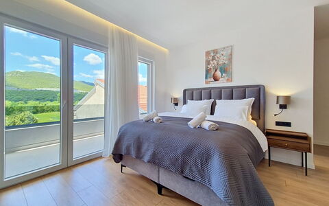 Sunce: Interieur Ontwerp, Plafond, Huis, Kamer, Appartement, Bed, Hoofdkussen, Hardwood, Hotel, Slaapkamer