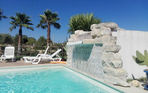 Villa Emme: Zwembad, Toevlucht, Buitenmeubels, Eco Hotel, Ligstoel, Vrije Tijd, Vakantie, Hotel, Schaduw