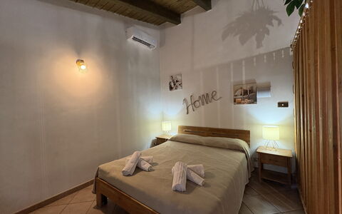 Il Cigno Reale Green: Hout, Verdieping, Bed, Slaapkamer, Bed Frame, Bedding, Laken, Beits, Hardwood, Hotel
