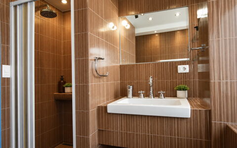 La Casa di Luigi: Badkamer, Interieur Ontwerp, Loodgieterswerkinrichting, Muur, Flooring, Verdieping, Kraan, Wastafel, Loodgieter, Tegel