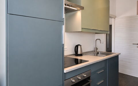 La Casa di Luigi: Keuken, Toestel Van De Keuken, Countertop, Cabinetry, Major Appliance, Interieur Ontwerp, Flooring, Gootsteen, Meubilair, Loodgieterswerkinrichting