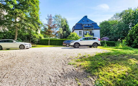 Villa Emma und Lotte: Hout, Meubilair, Stoel, Zee, Appartement, Balkon, Oceaan, Schaduw, Buitenmeubels, Beits
