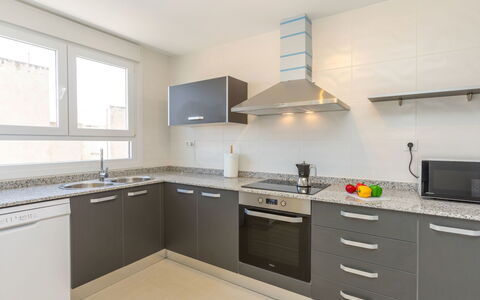 Benicarlo Center: Hout, Meubilair, Stoel, Zee, Appartement, Balkon, Oceaan, Schaduw, Buitenmeubels, Beits