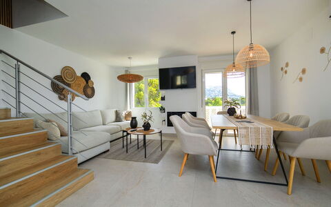 El Lloveret: Hout, Meubilair, Stoel, Zee, Appartement, Balkon, Oceaan, Schaduw, Buitenmeubels, Beits