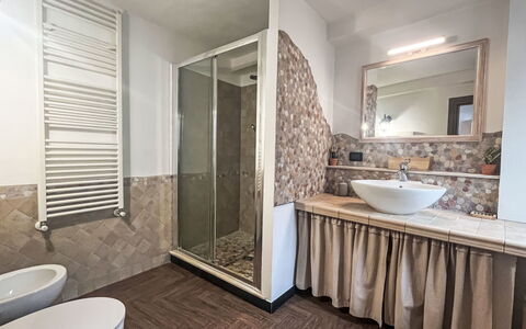 Ca Dell'Andre: Flooring, Interieur Ontwerp, Verdieping, Loodgieterswerkinrichting, Badkamer, Plafond, Kamer, Kraan, Meubilair, Wastafel
