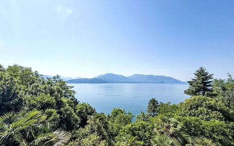 Malpaga: Lucht, Blauw, Water, Watervoorraden, Zwemwater, Bergachtig Landvormen, Groen, Natuur, Vegetation, Berg
