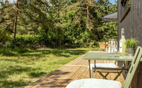 Adrian - 500M from the Sea: Meubilair, Hout, Buitenmeubels, Tafel, Stoel, Buitentafel, Land Lot, Keuken En Eettafel, Tuin, Schaduw
