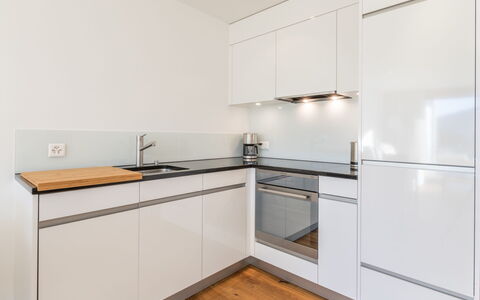 Taviarna Laax 4.5: Keuken, Toestel Van De Keuken, Flooring, Countertop, Interieur Ontwerp, Major Appliance, Hout, Cabinetry, Verdieping, Huishoudapparatuur