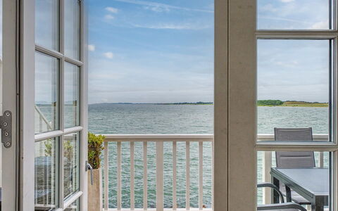 Efraima - 20M from the Sea: Zwembad, Woongebied, Thermae, Toevlucht, Samengesteld Materiaal, Vrije Tijd, Landgoed, Kunstgras, Hacienda, Villa