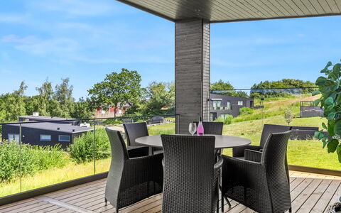 Sedine - 500M from the Sea: Gras, Huis, Land Lot, Tuin, Groundcover, Deur, Siding, Boerderij, Garden Gebouwen